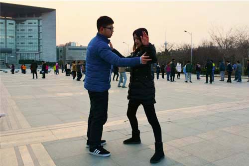 教练辅导特写.jpg